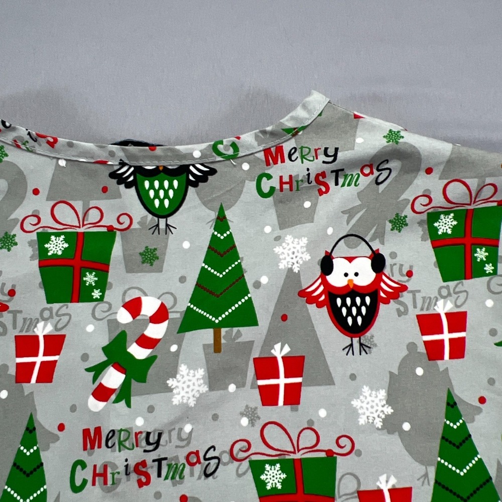 Serene Uniforms Scrub Top Womens Large Gray Christmas Trees & Owls Print Medical - Picture 10 of 10